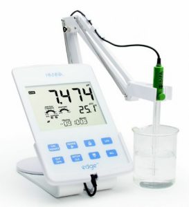 pH Meter แบบตั้งโต๊ะรุ่น HI2002